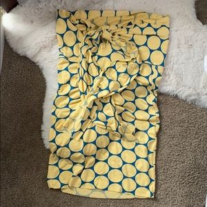 Unique casual top. Style as Strapless or halter.